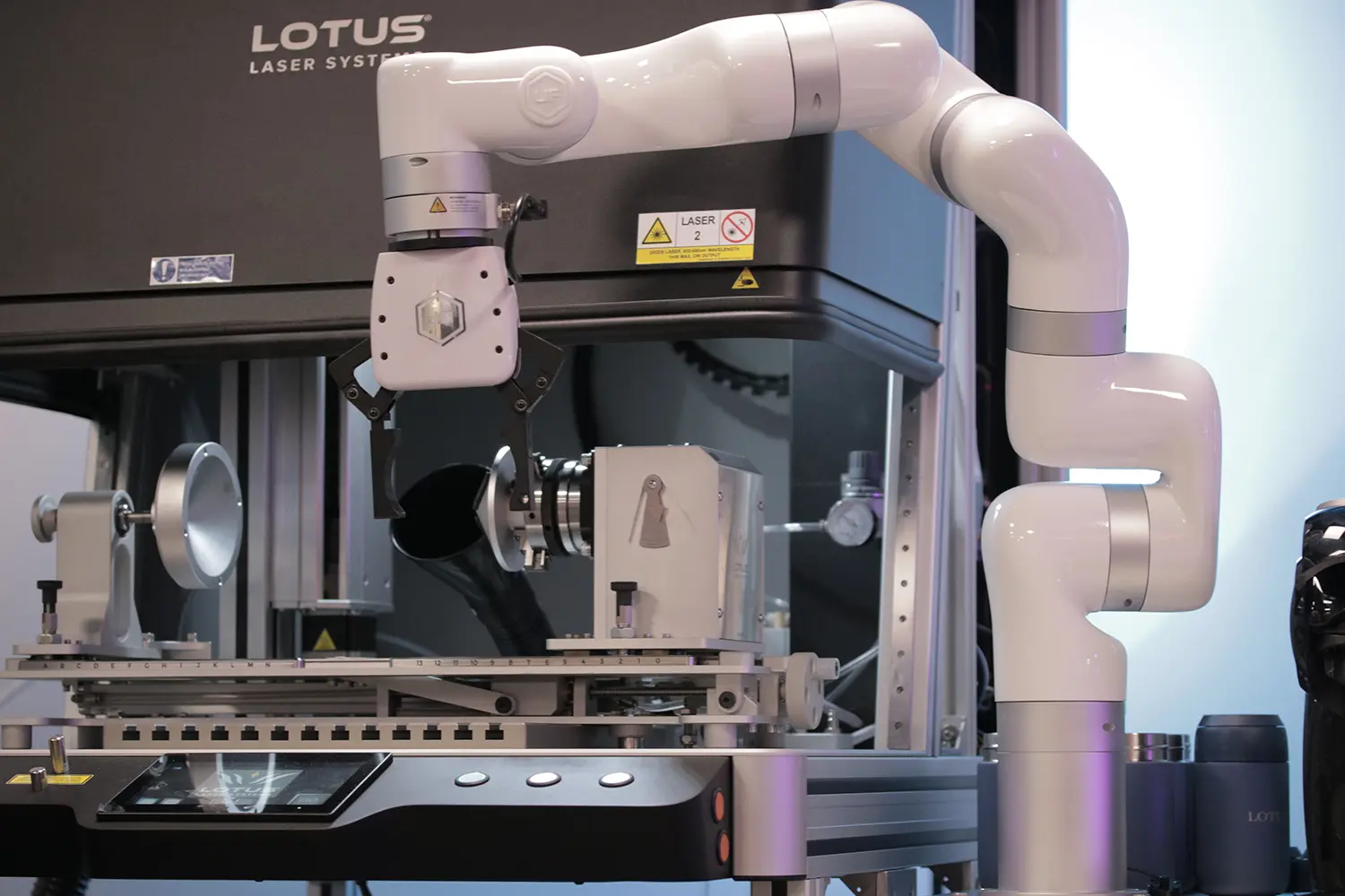 Lotus COBOT integrerad automation