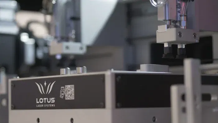 Chargeur de plaques de données automatisé Lotus laser